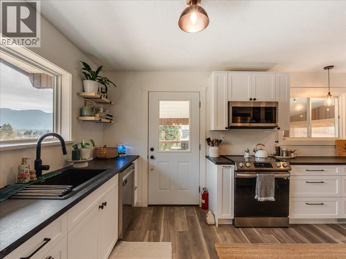 520 10th Avenue, Castlegar