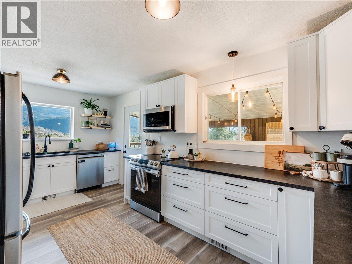 520 10th Avenue, Castlegar