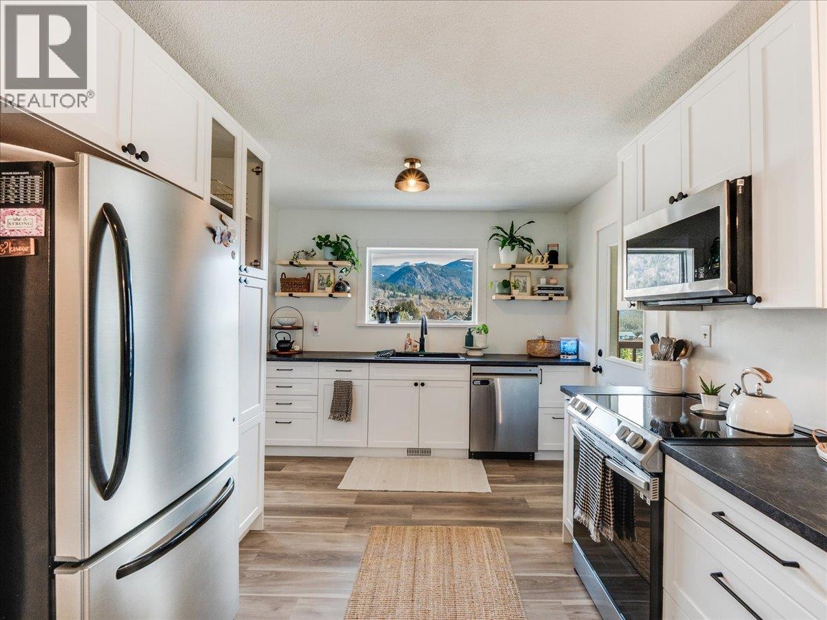 520 10th Avenue, Castlegar