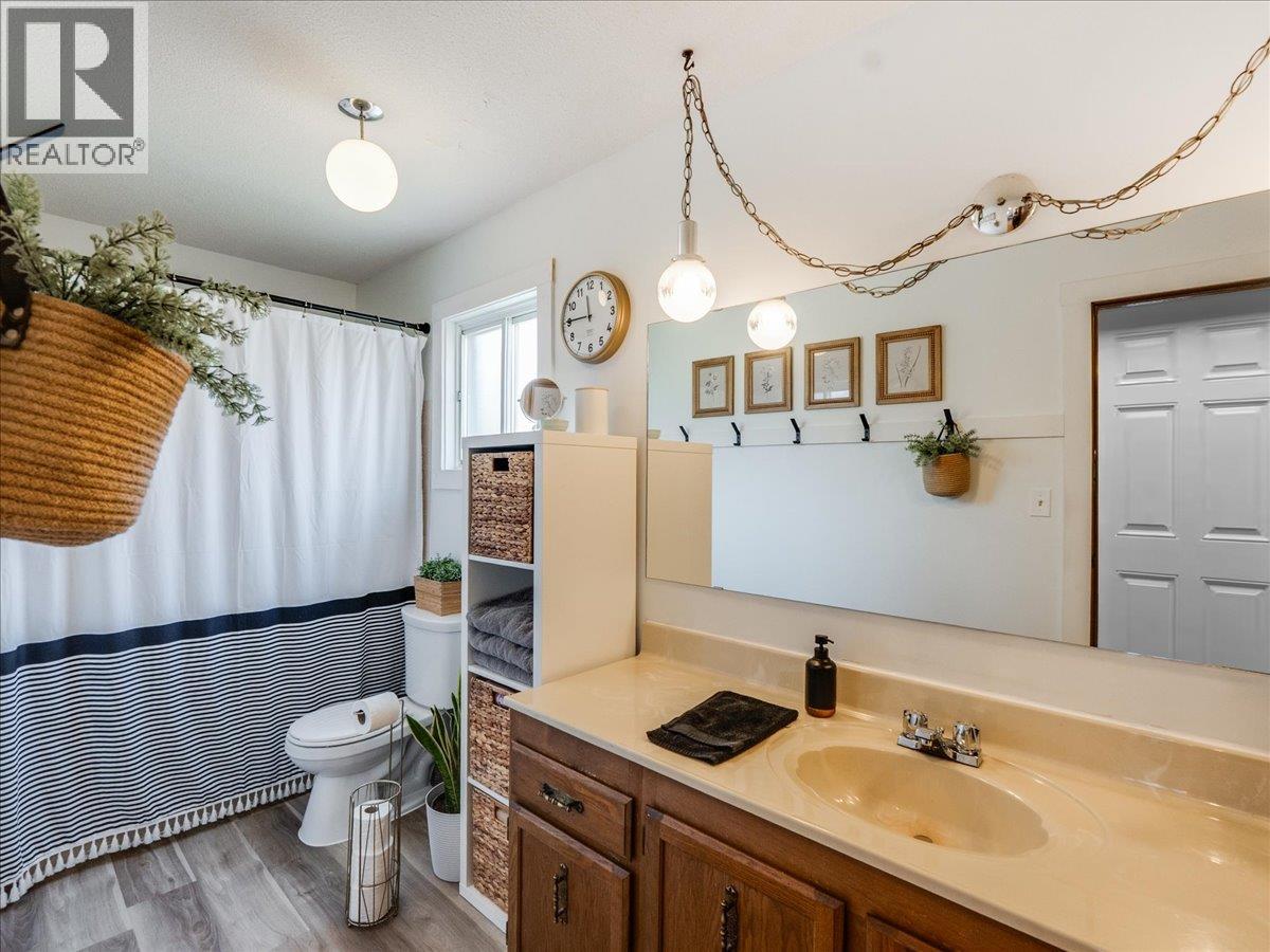 520 10th Avenue, Castlegar