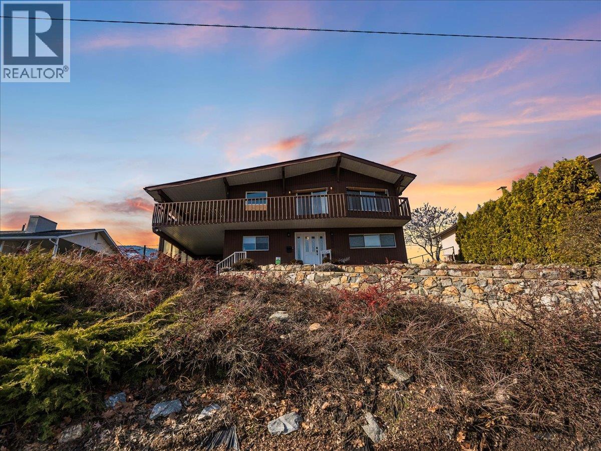 520 10th Avenue, Castlegar