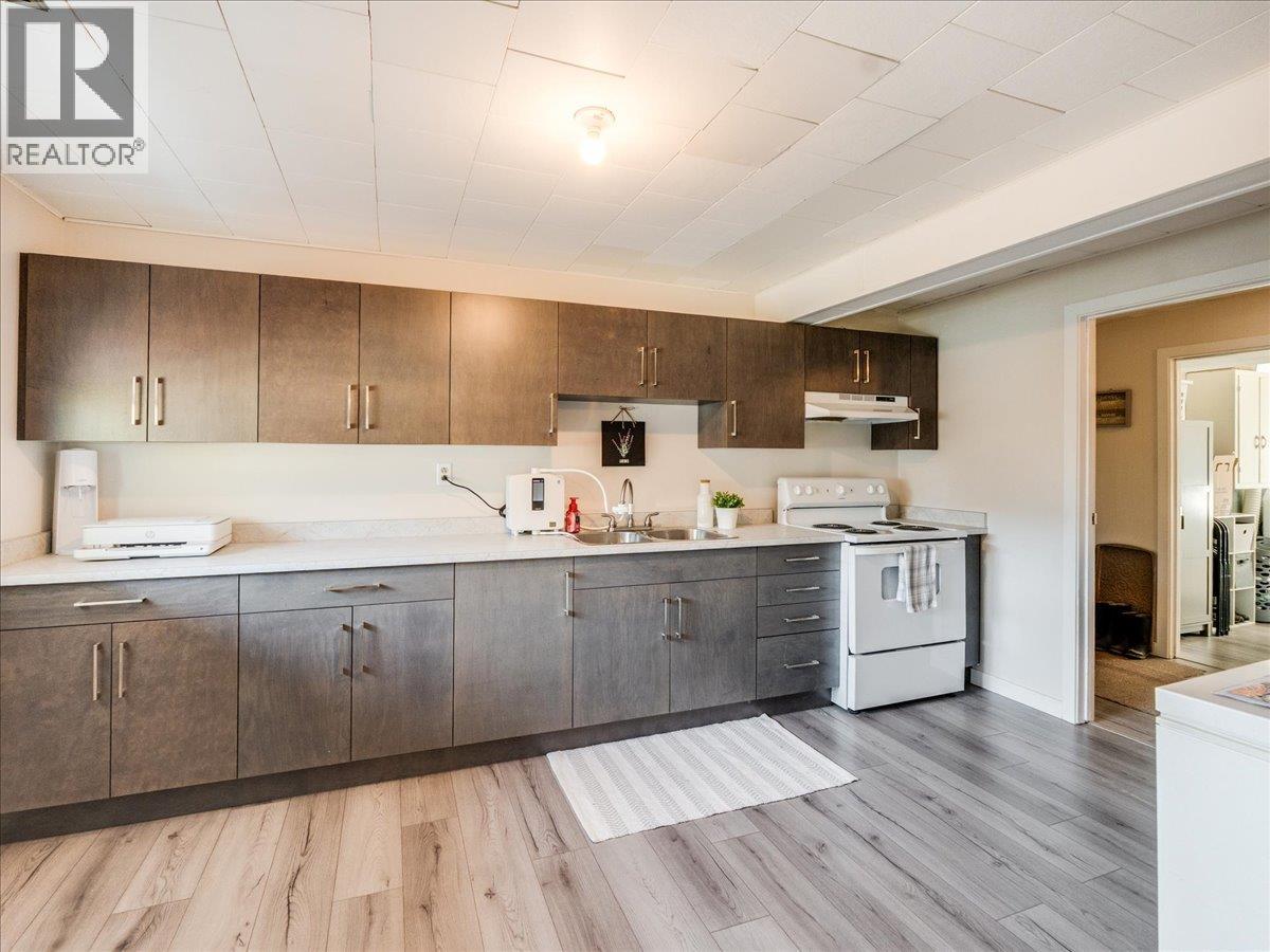 520 10th Avenue, Castlegar