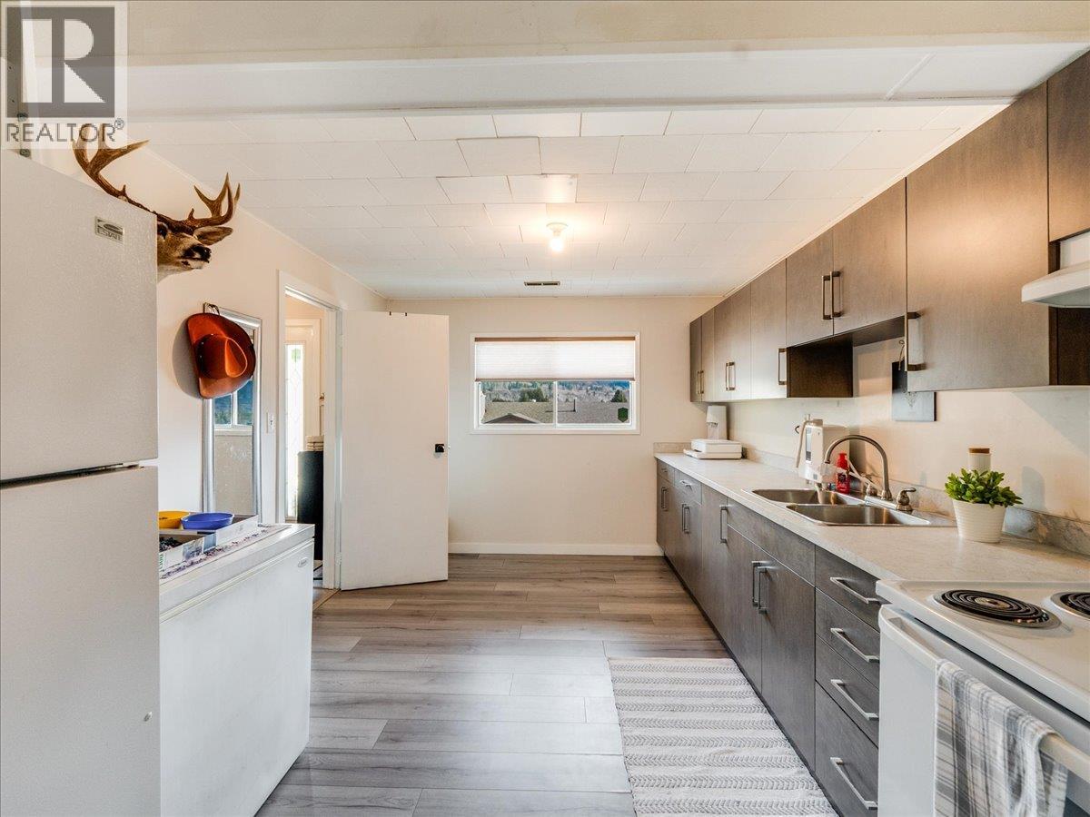 520 10th Avenue, Castlegar