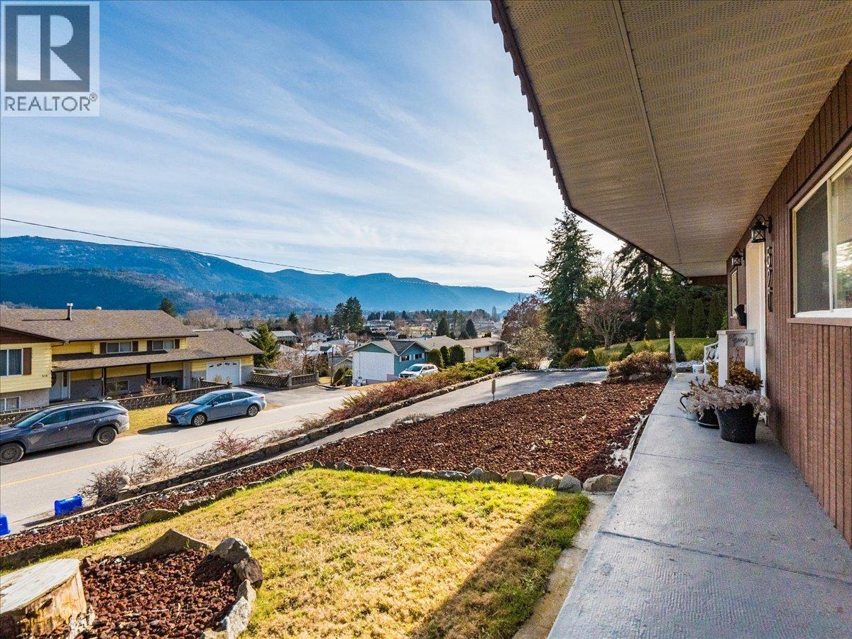 520 10th Avenue, Castlegar