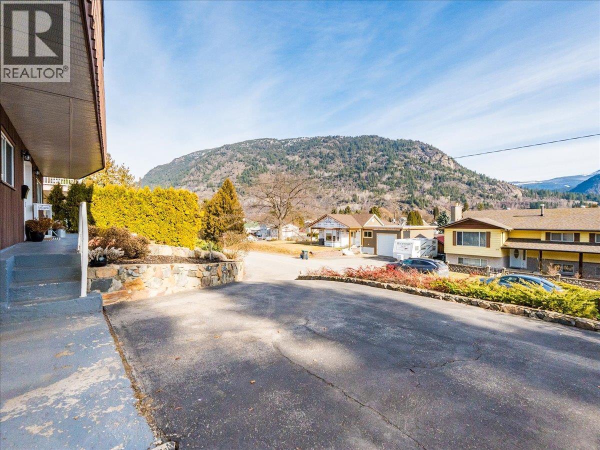 520 10th Avenue, Castlegar