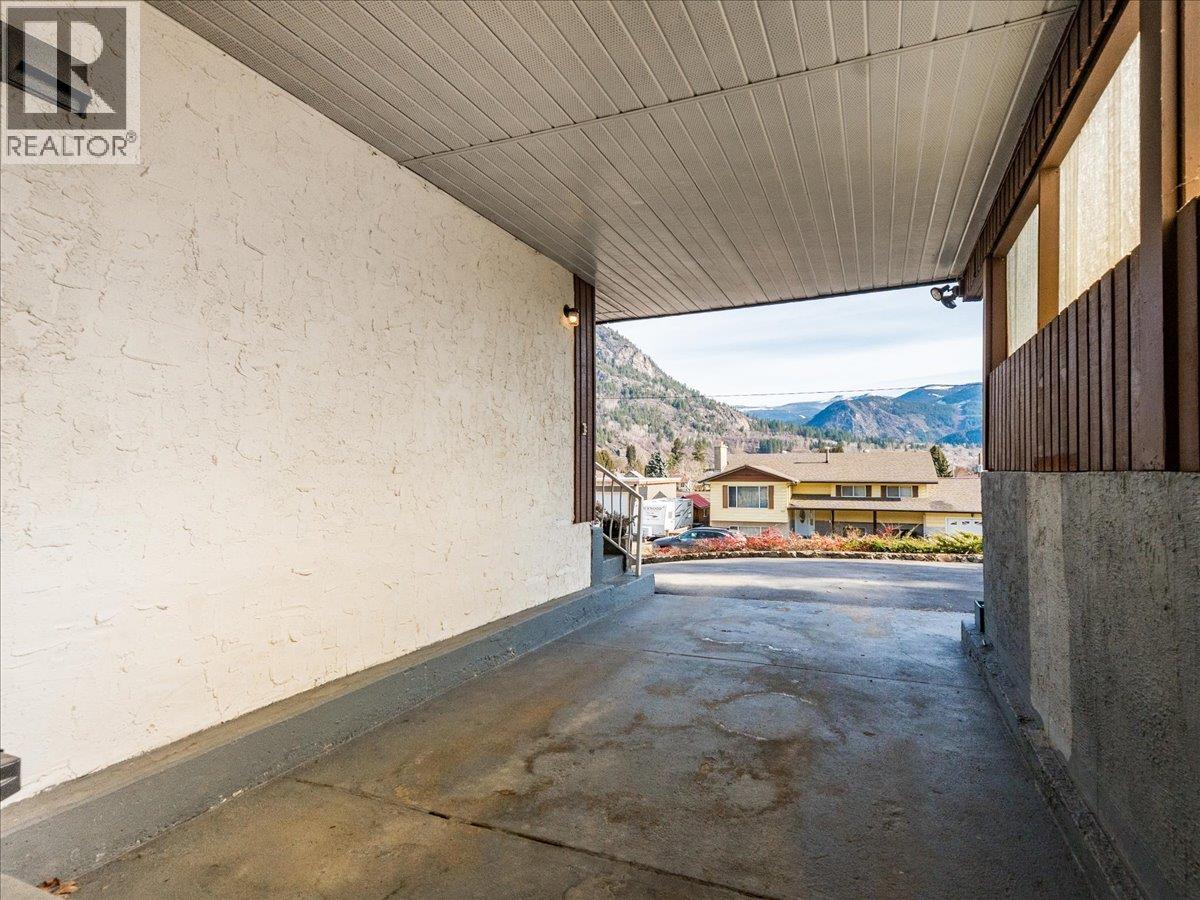 520 10th Avenue, Castlegar