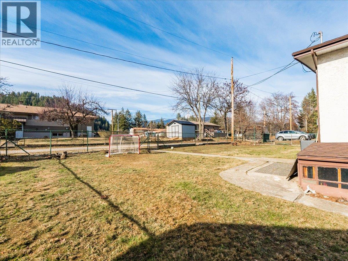 520 10th Avenue, Castlegar