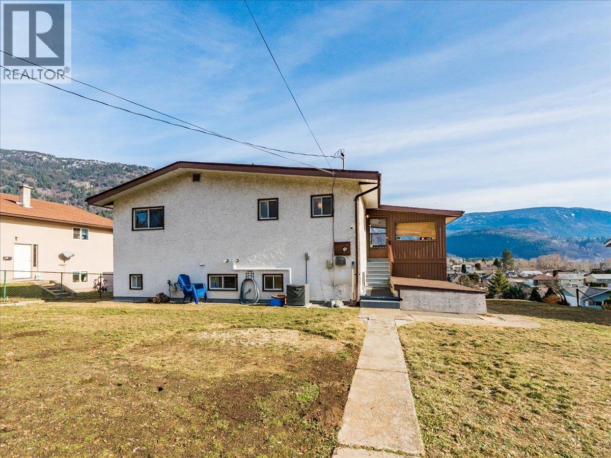 520 10th Avenue, Castlegar