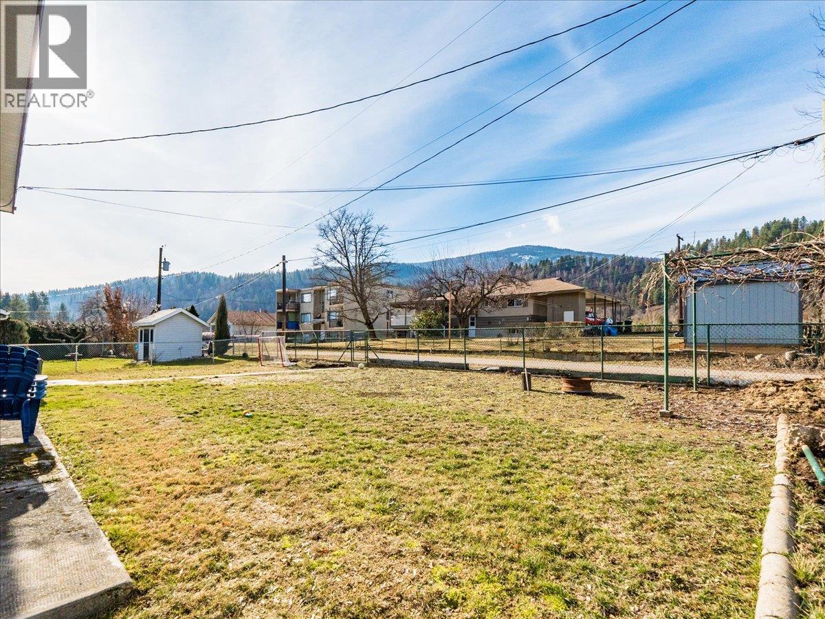 520 10th Avenue, Castlegar