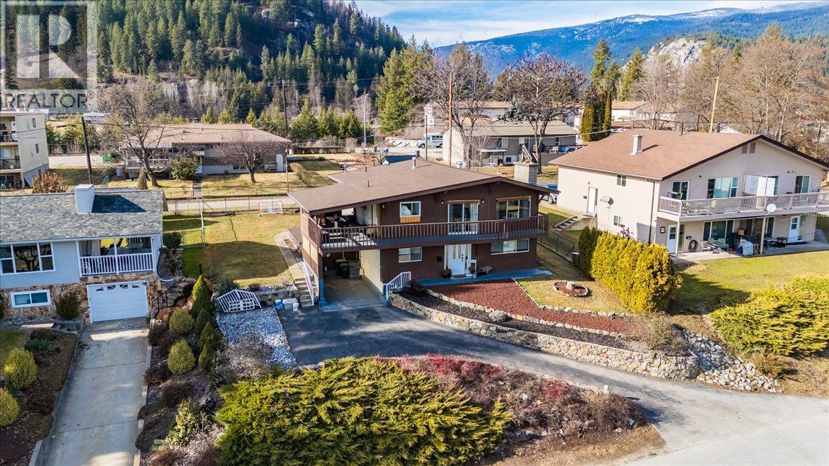 520 10th Avenue, Castlegar