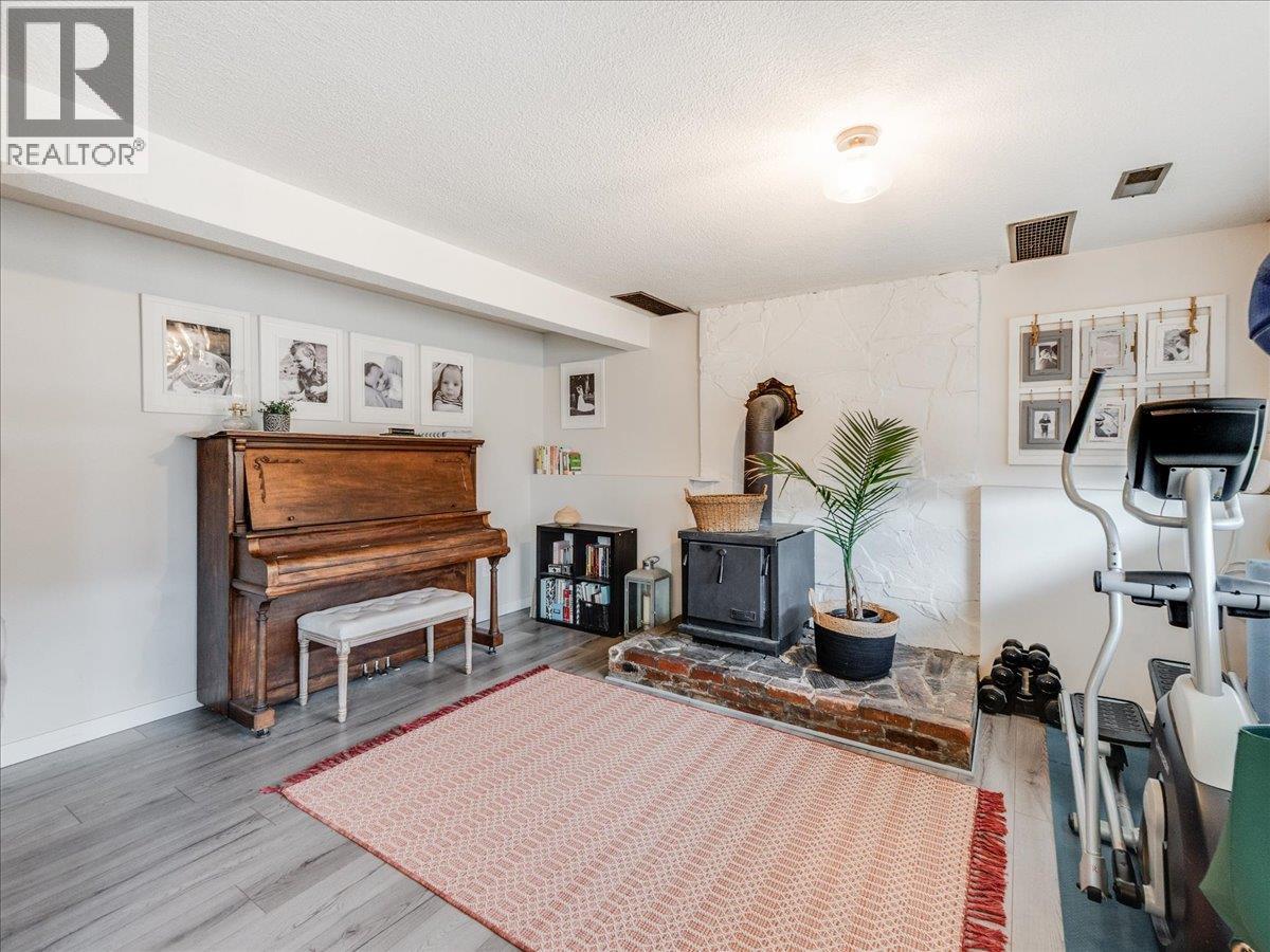 520 10th Avenue, Castlegar