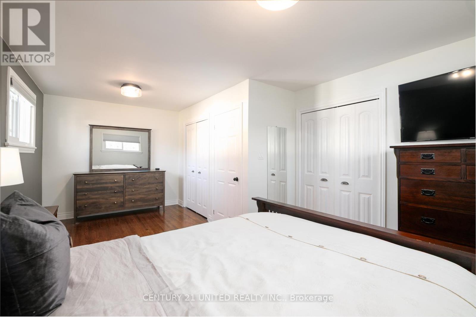 1002 ALBANY COURT - 13