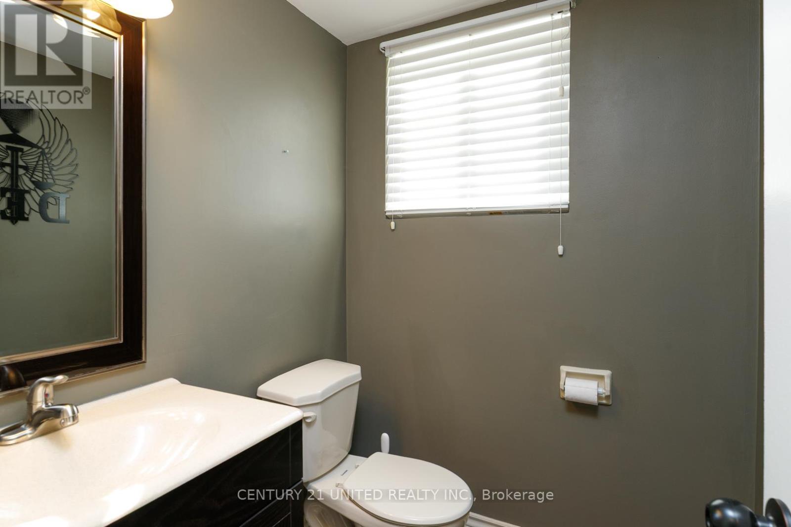 1002 ALBANY COURT - 18