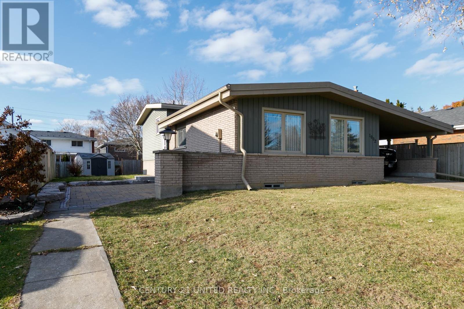 1002 ALBANY COURT - 25