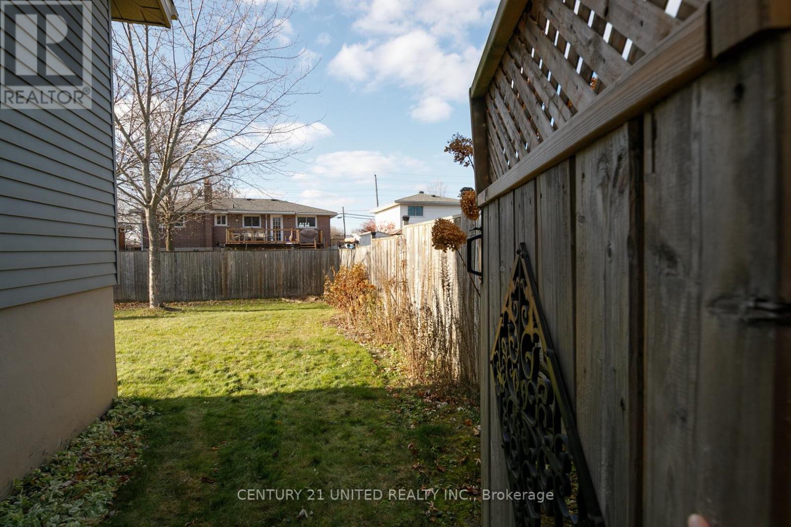 1002 ALBANY COURT - 26