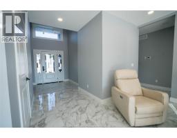 Foyer - 530 Mersea 3 Rd, Leamington, ON N8H3V5 Photo 8