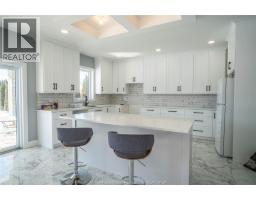 Kitchen - 530 Mersea 3 Rd, Leamington, ON N8H3V5 Photo 11
