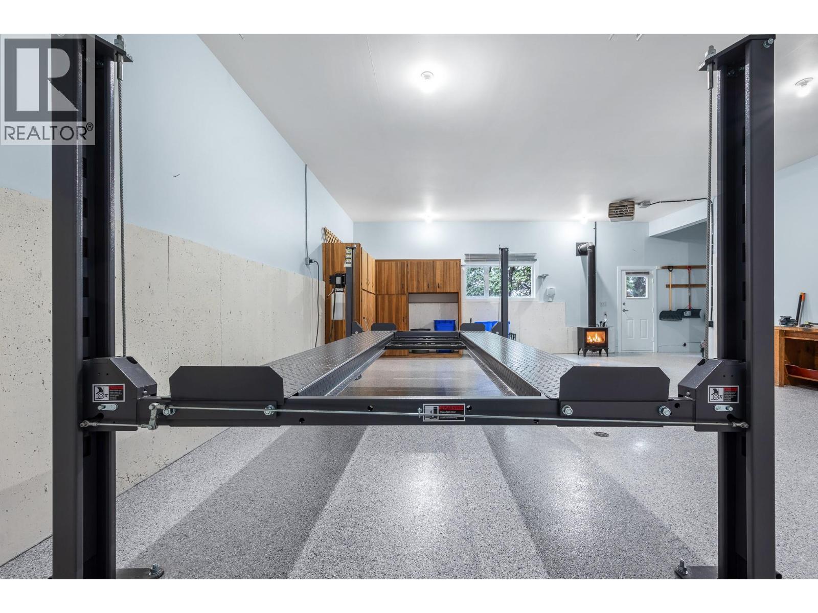 7994 Tronson Road, Vernon