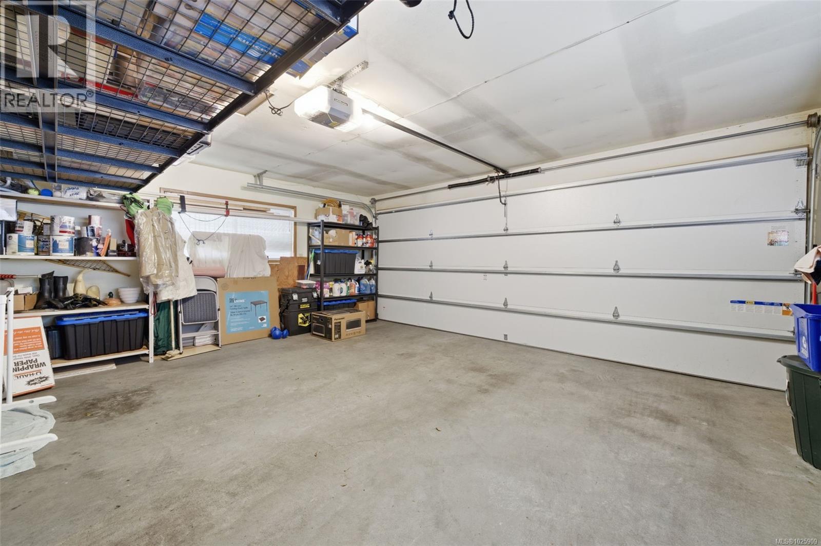 102 2345 Cedar Hill Cross Road, Oak Bay