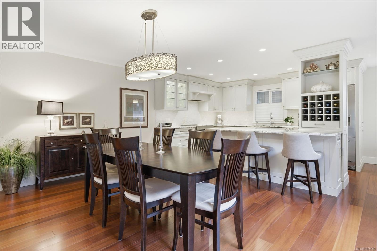 102 2345 Cedar Hill Cross Road, Oak Bay