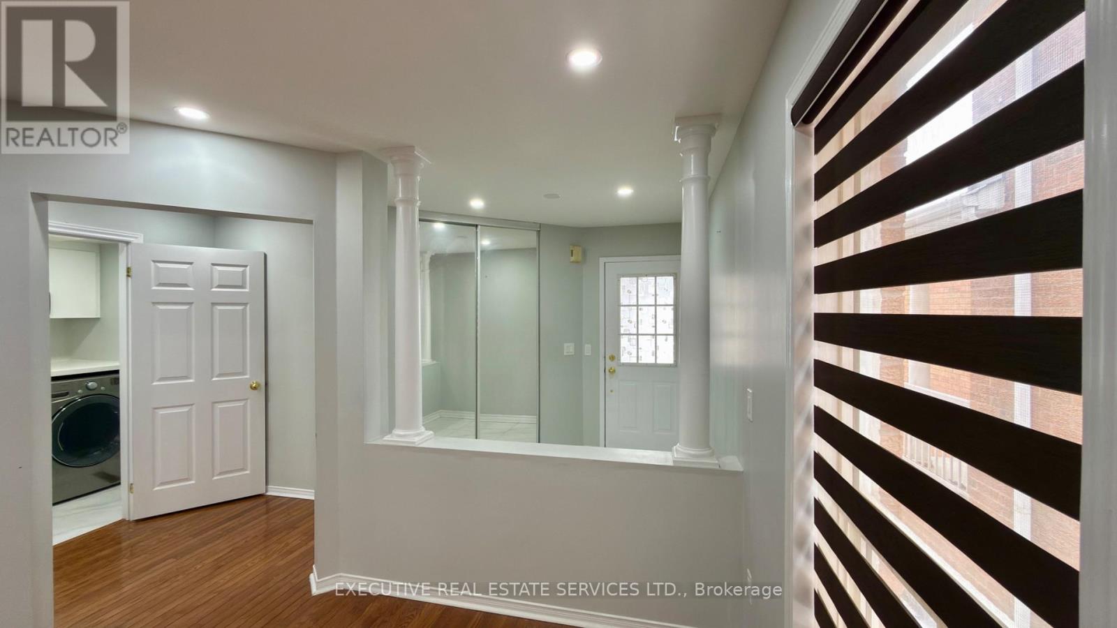 5 CONDOTTI DRIVE - Photo 5 of 26, Vaughan (West Woodbridge), Ontario