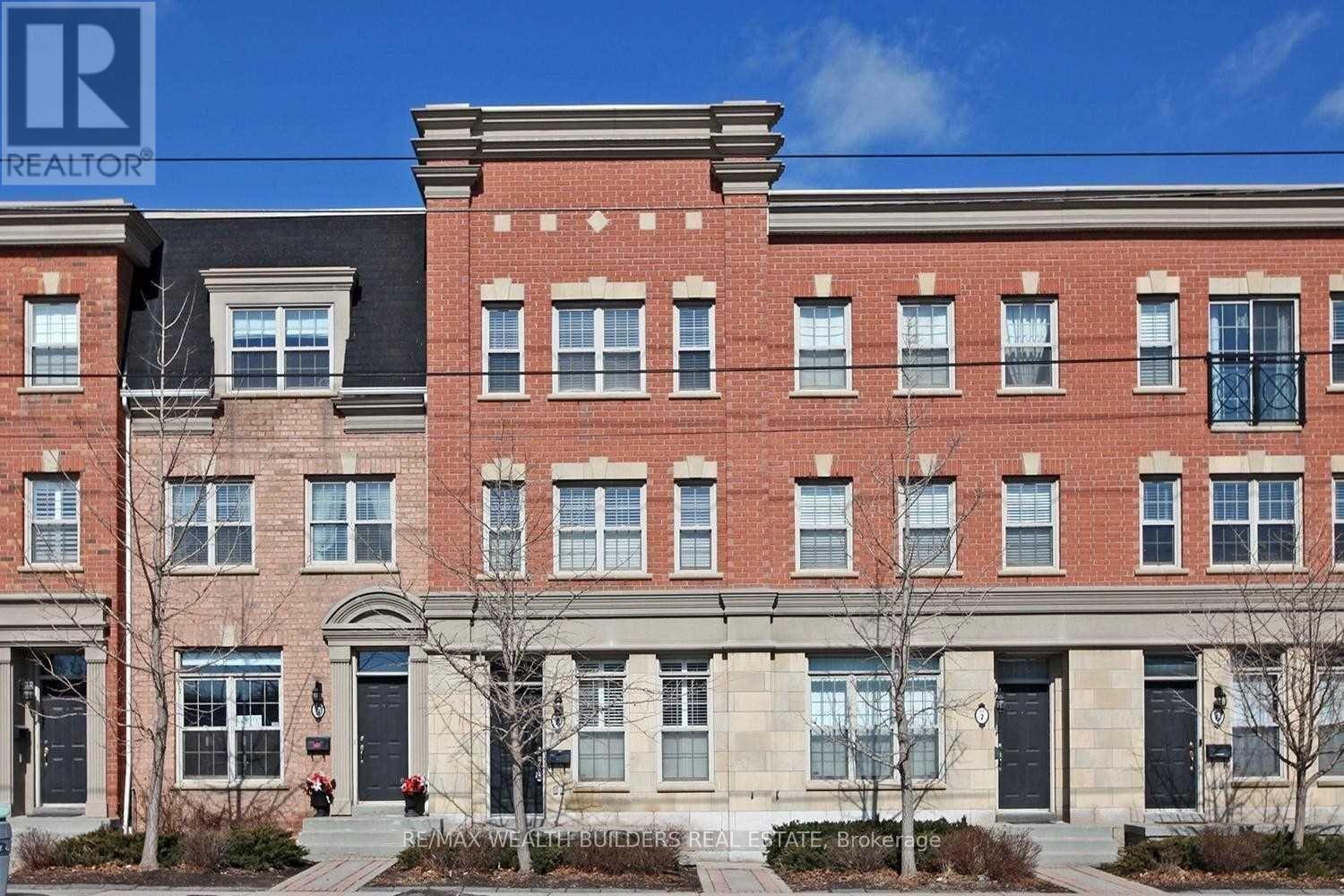 3000 Lake Shore Blvd West Boulevard 8