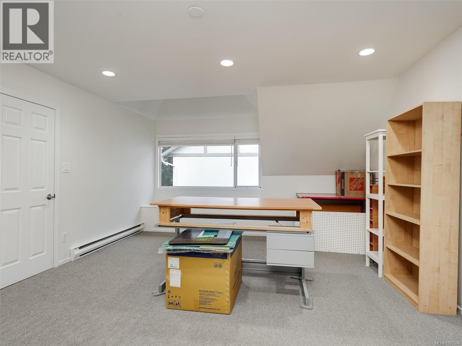 3914 Gibson Crt, Saanich