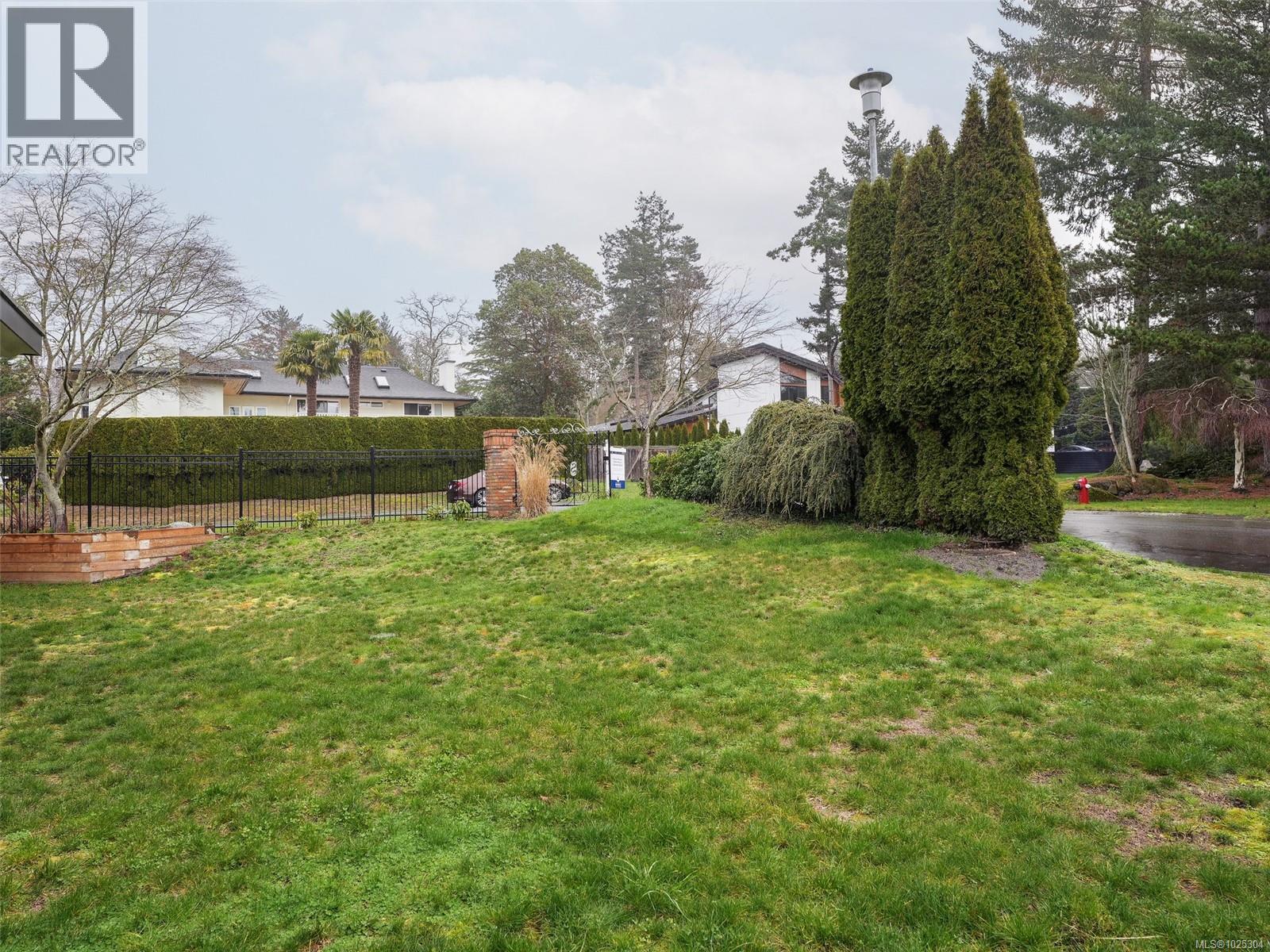 3914 Gibson Crt, Saanich