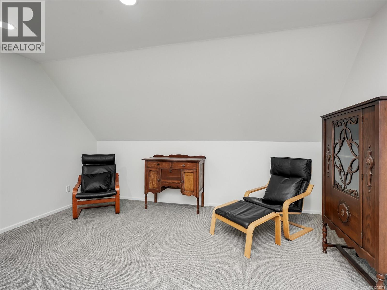 3914 Gibson Crt, Saanich