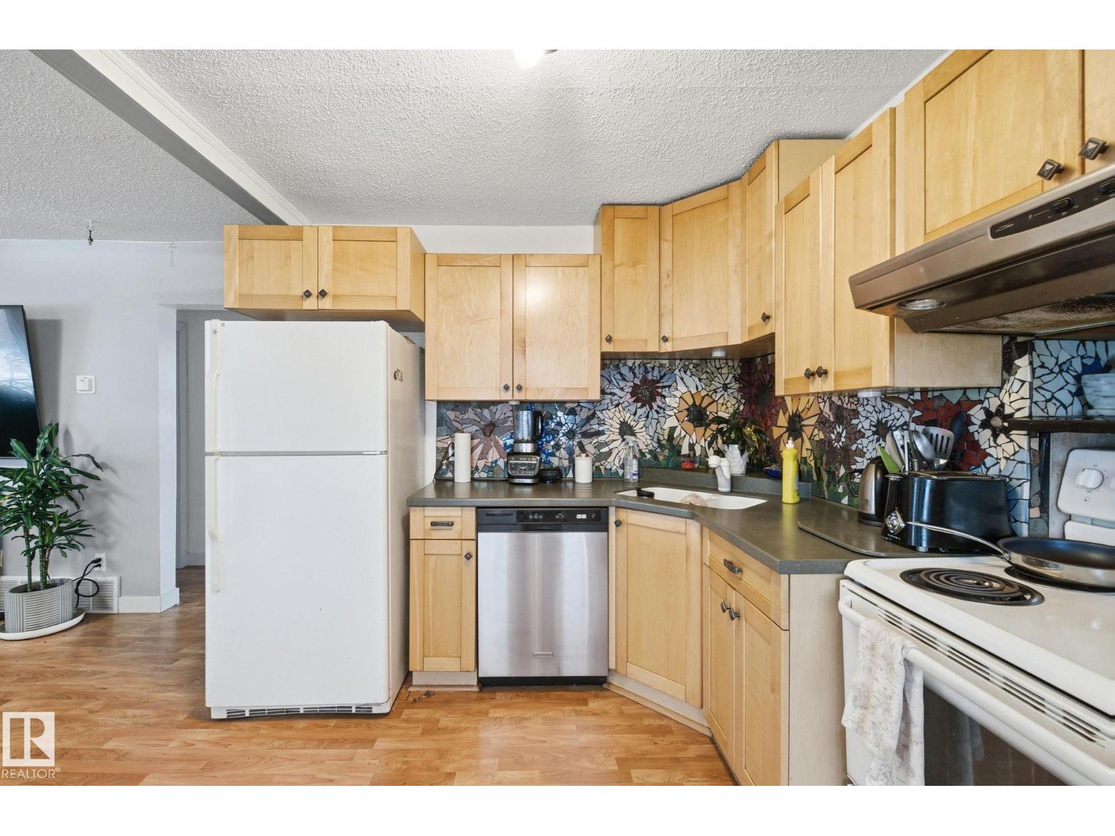 9705 87 AV NW, Edmonton