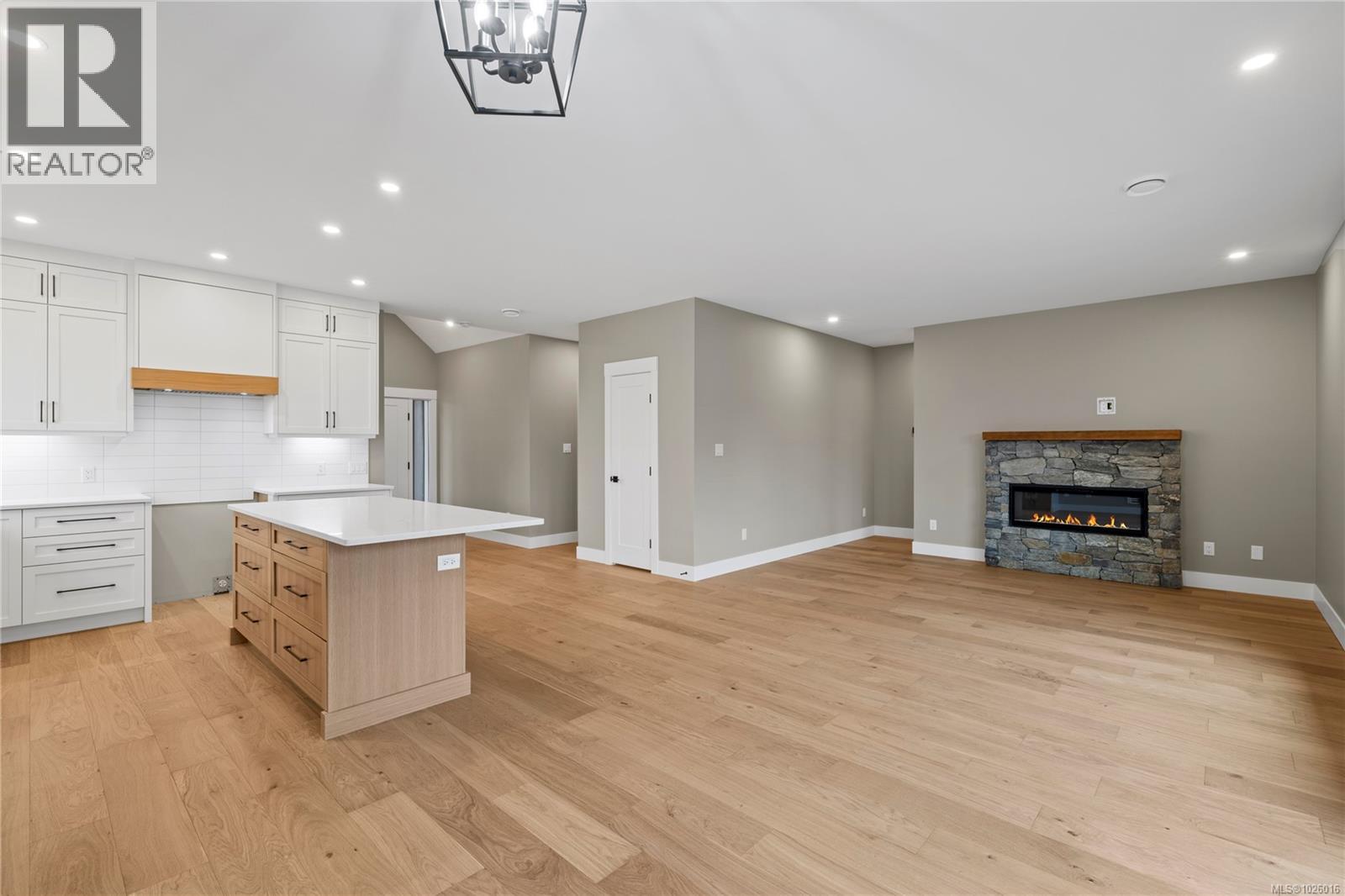 715 Doehle Ave, Parksville