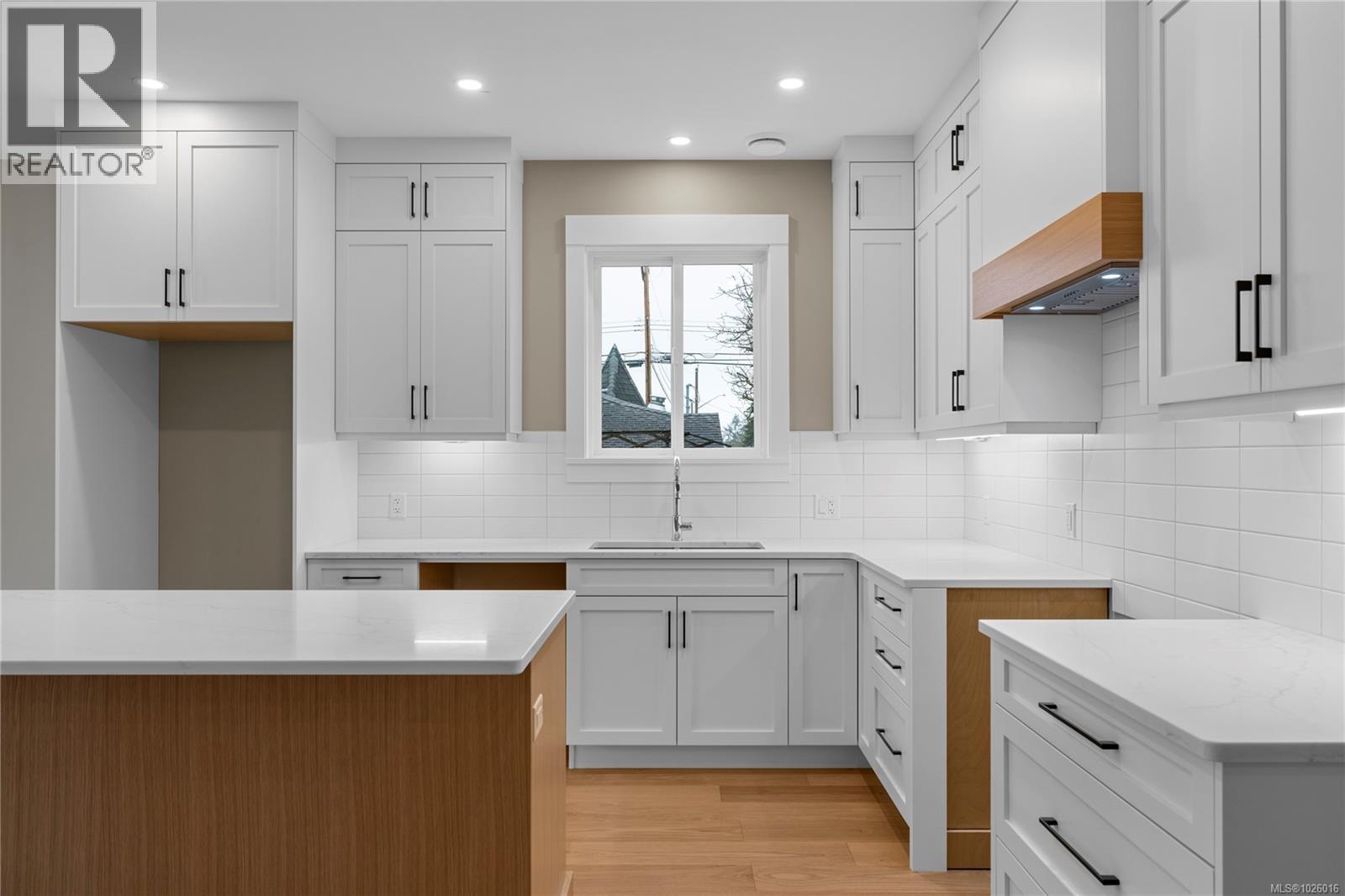 715 Doehle Ave, Parksville