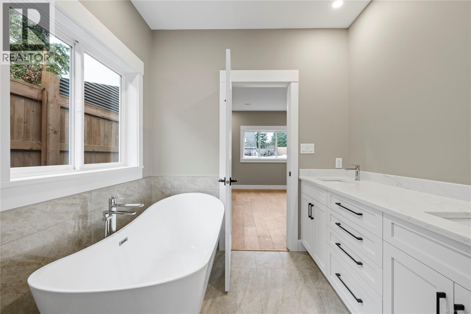 715 Doehle Ave, Parksville