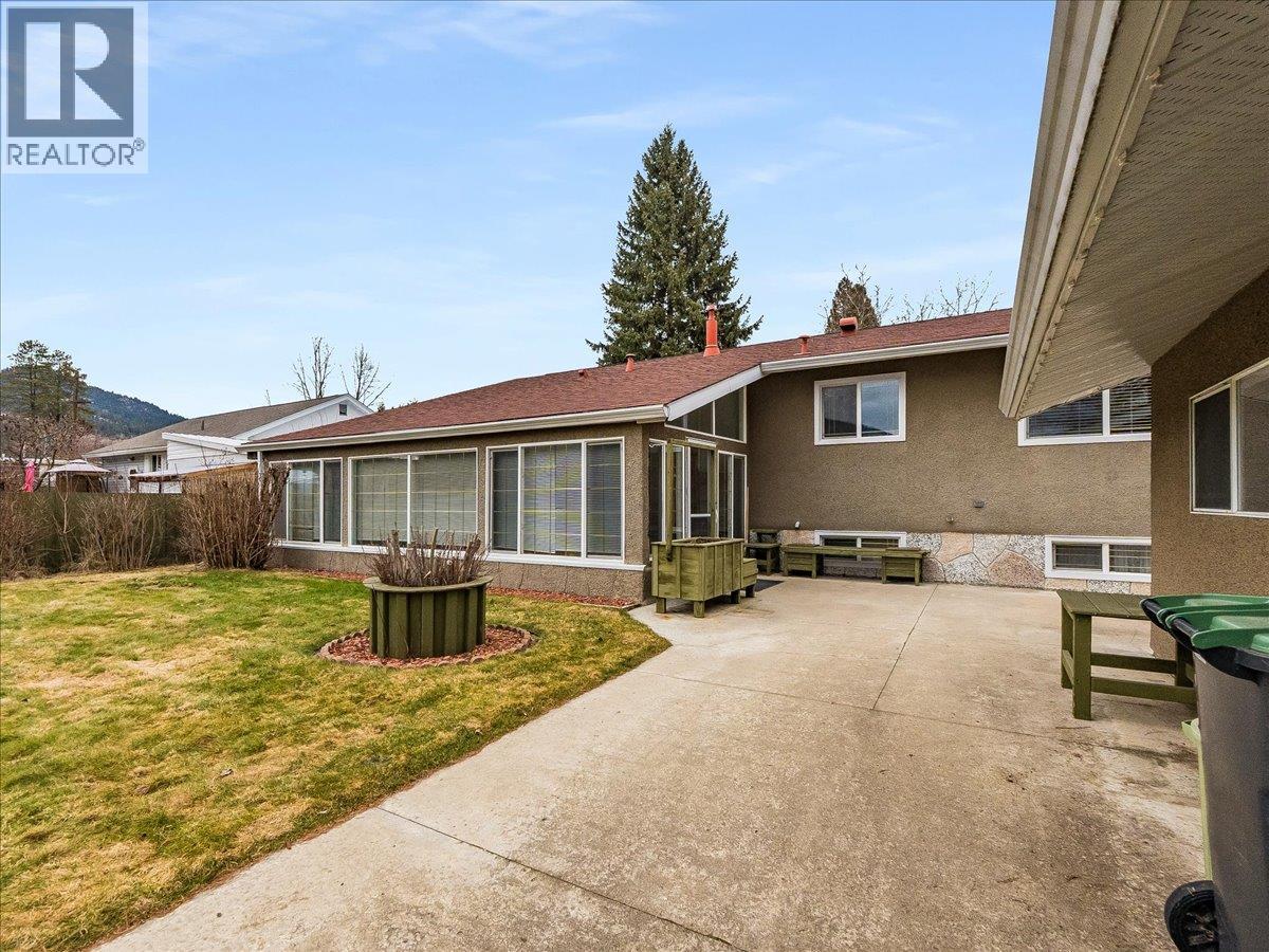 130 100th Street, Castlegar