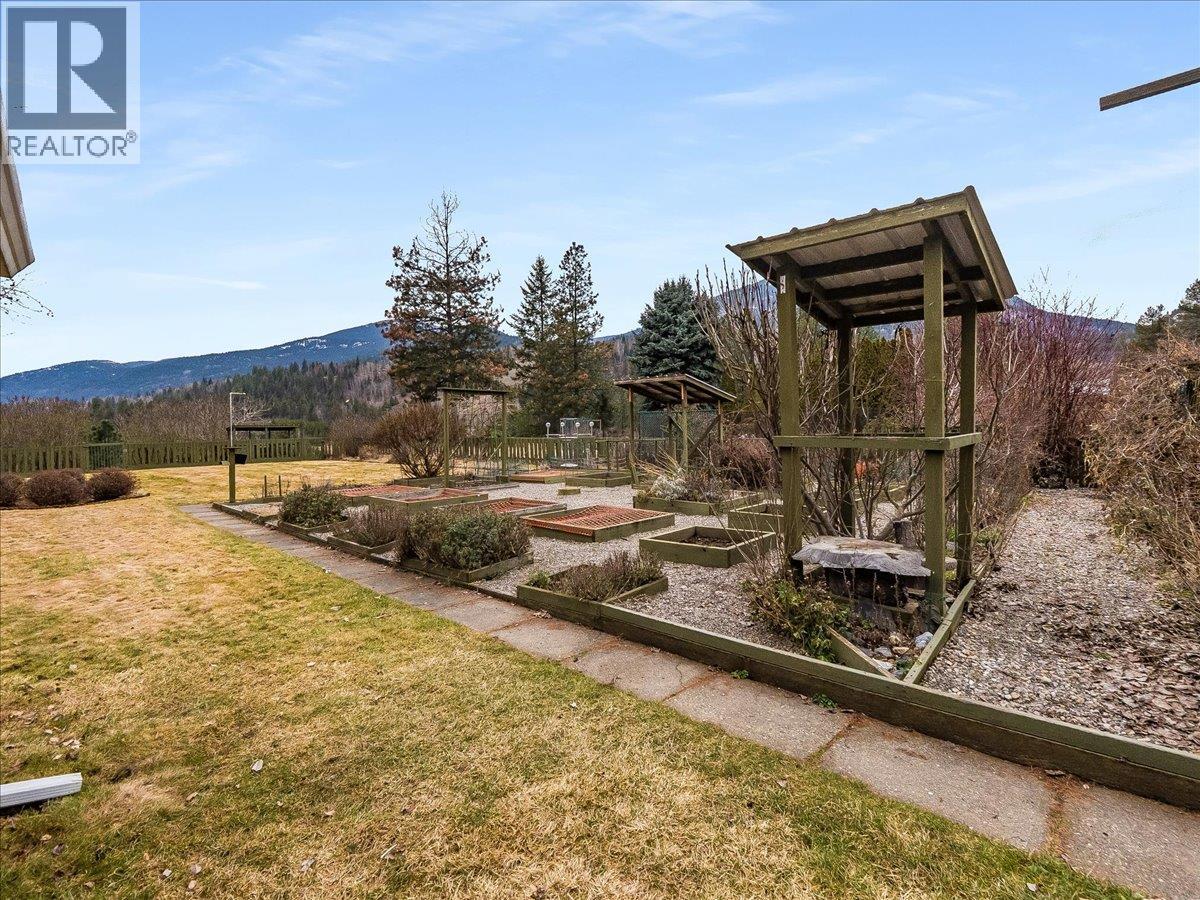 130 100th Street, Castlegar