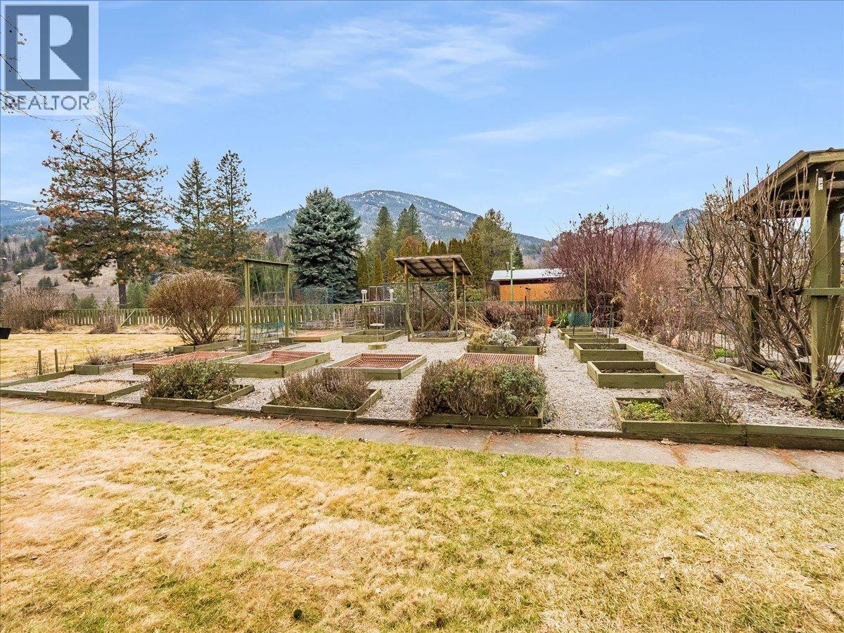 130 100th Street, Castlegar