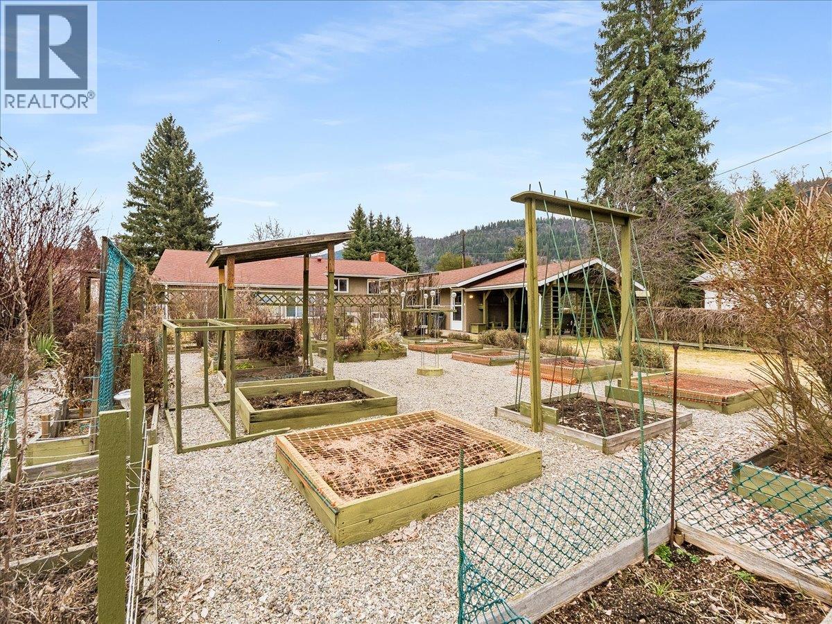 130 100th Street, Castlegar