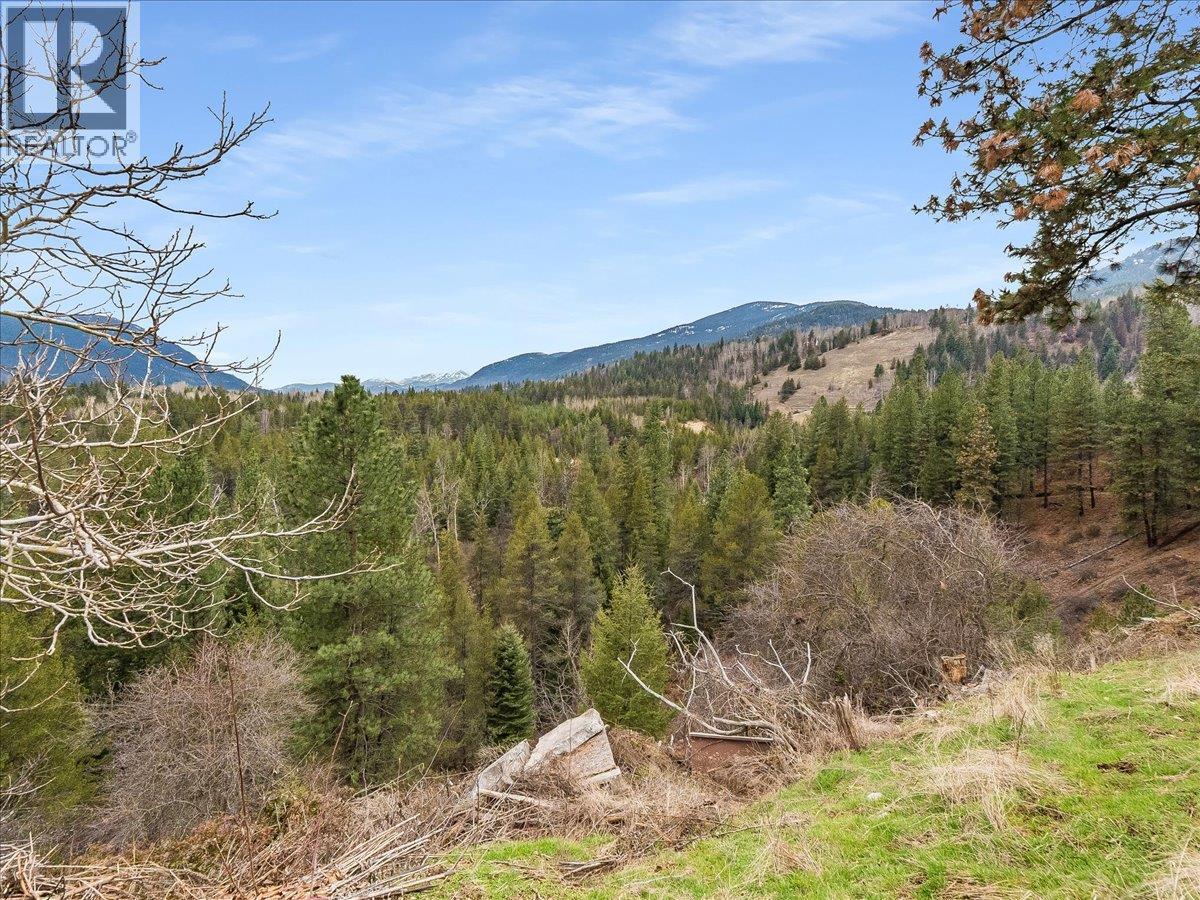 130 100th Street, Castlegar