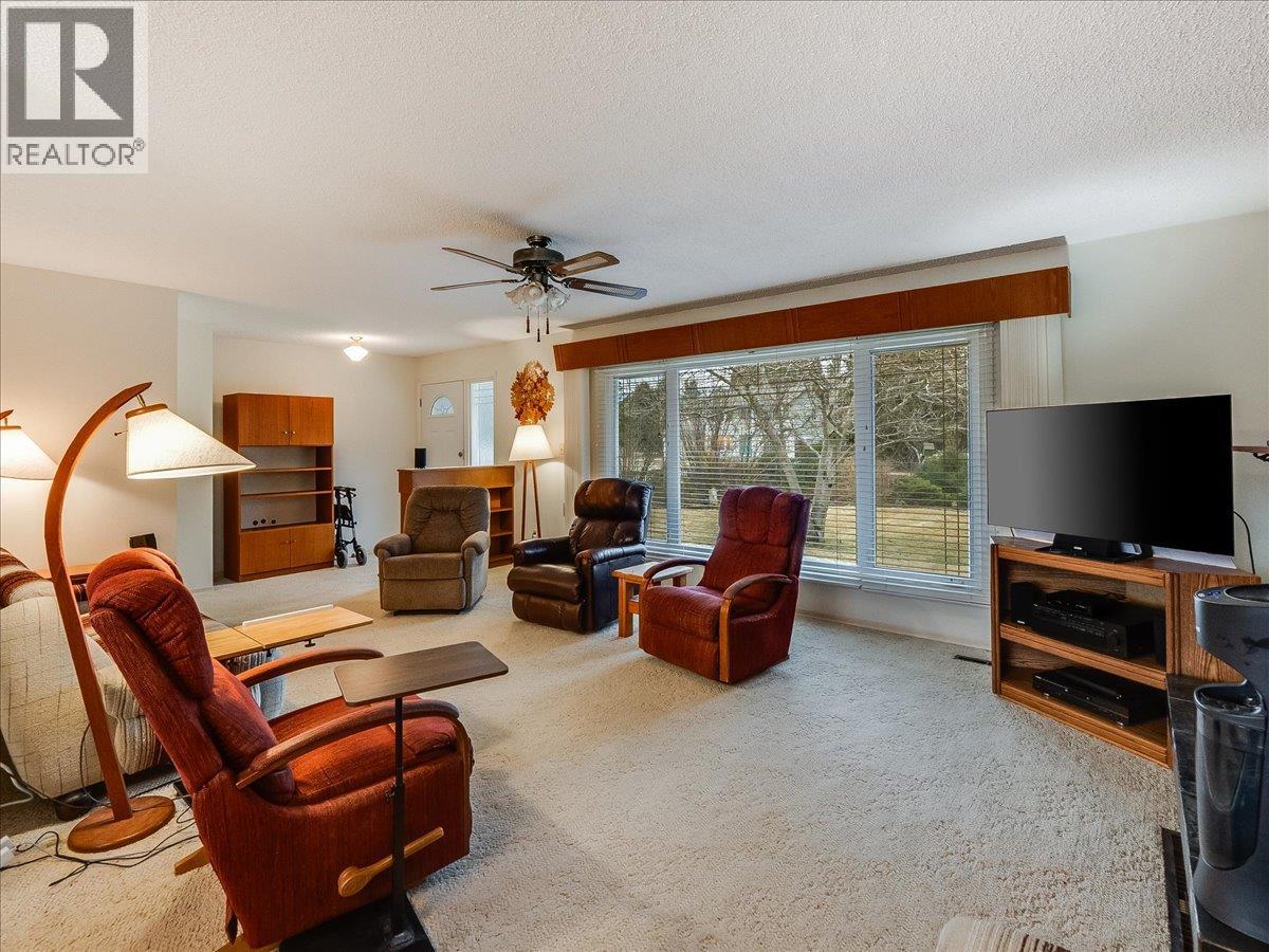 130 100th Street, Castlegar