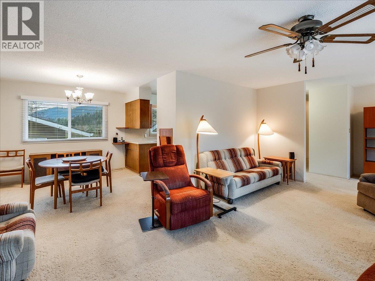 130 100th Street, Castlegar