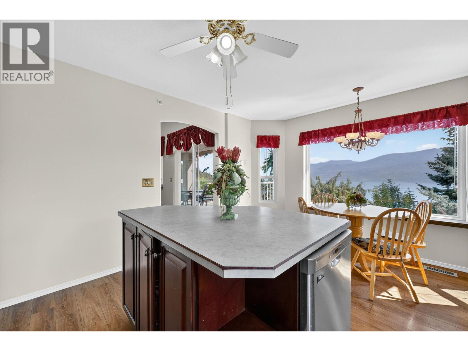 5220 Sutherland Road, Peachland