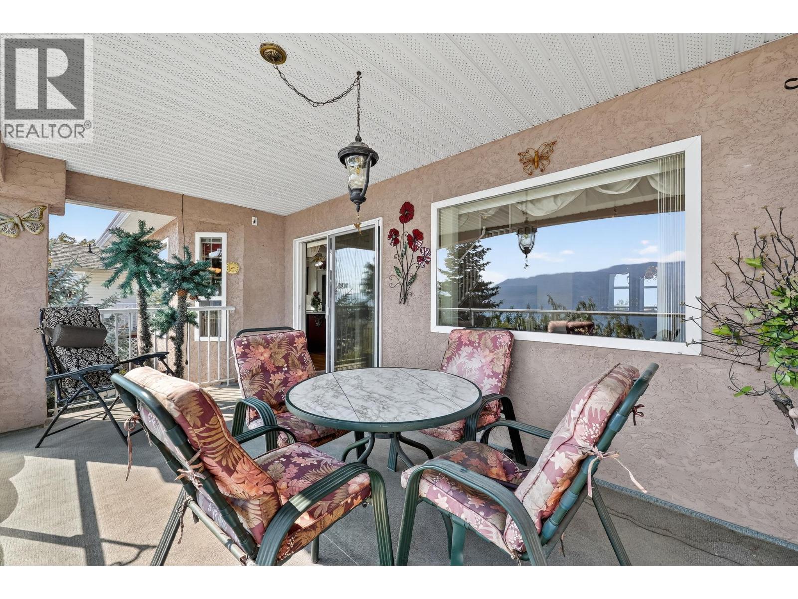 5220 Sutherland Road, Peachland