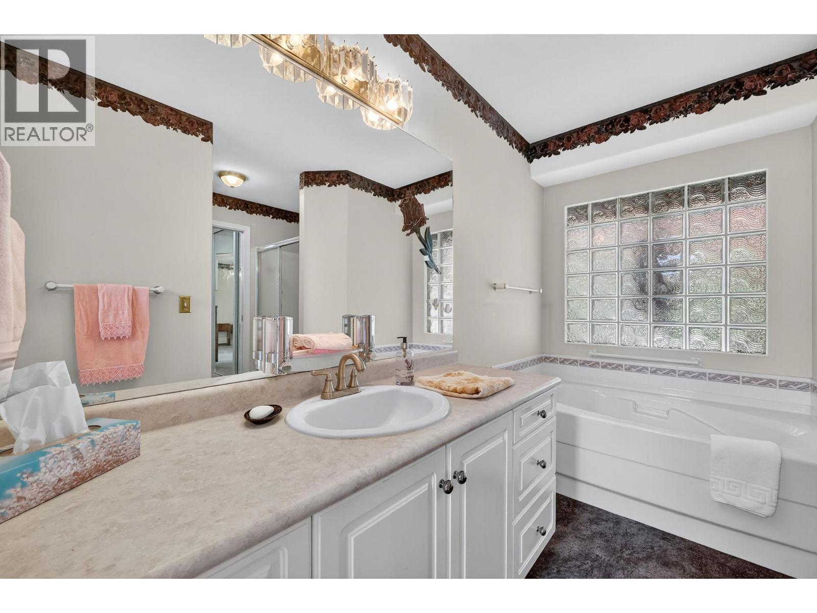 5220 Sutherland Road, Peachland