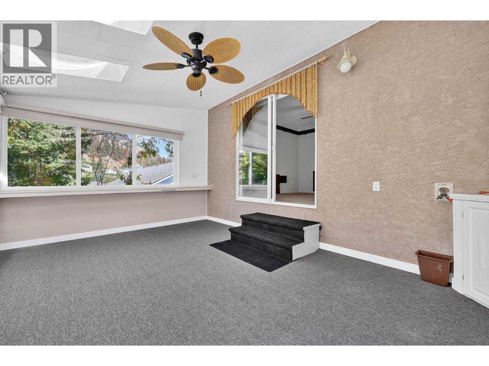 5220 Sutherland Road, Peachland