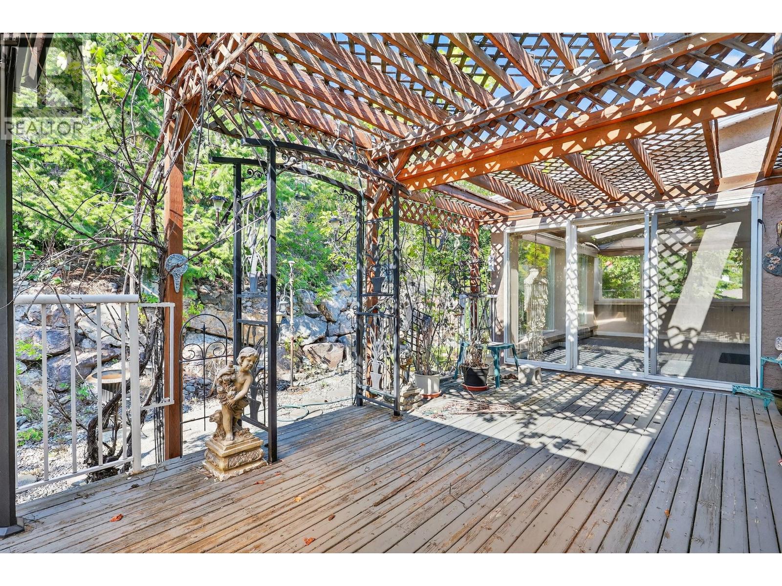 5220 Sutherland Road, Peachland