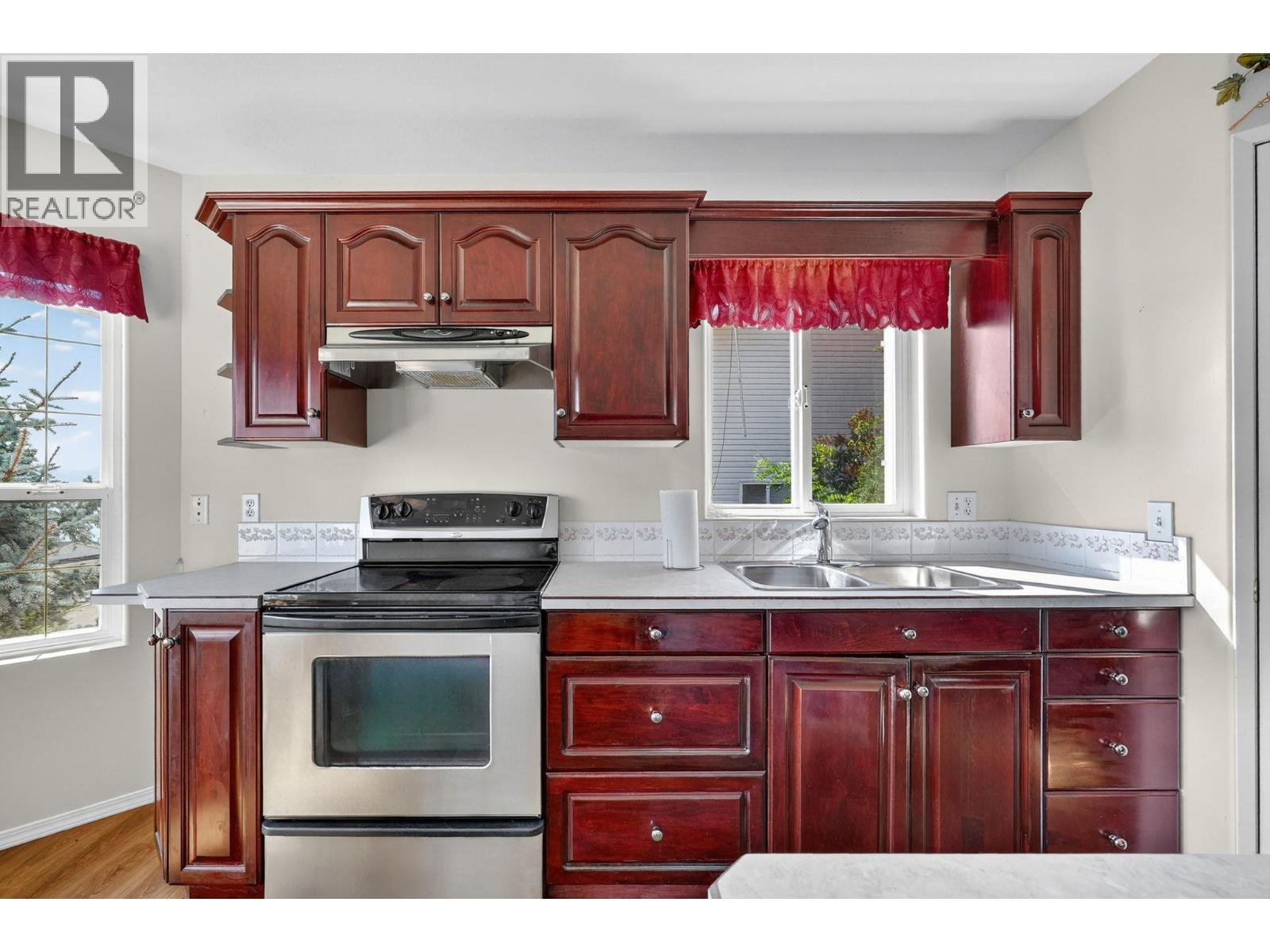 5220 Sutherland Road, Peachland