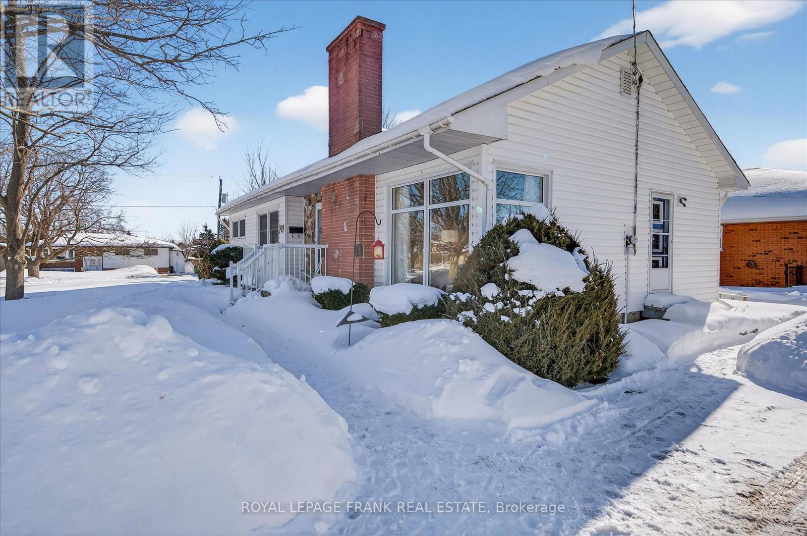 797 VALLEYVIEW DRIVE - Photo 3 of 43, Peterborough (Monaghan Ward 2), Ontario