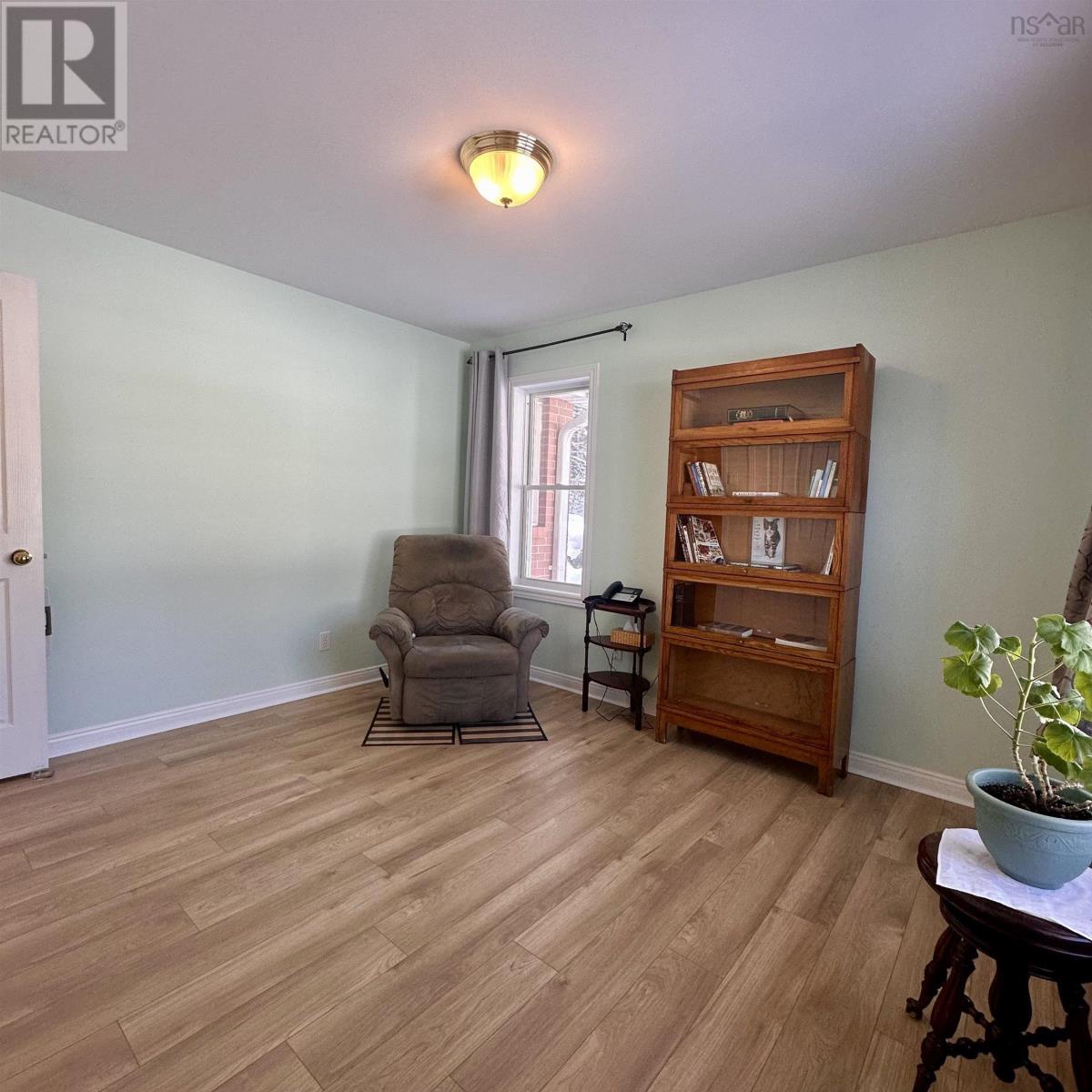 Property 18 of 41 of 33 Ritcey Court