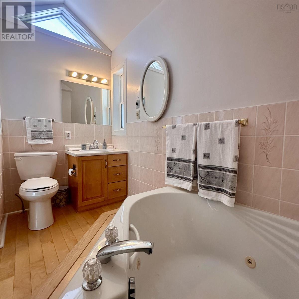 Property 21 of 41 of 33 Ritcey Court