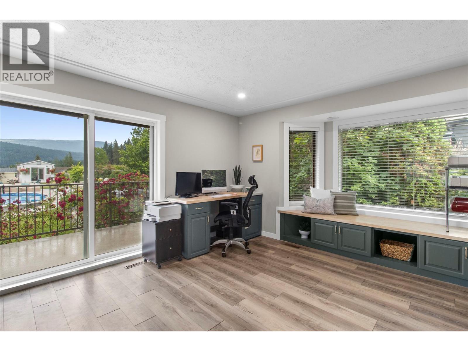 2484 Sunrise Boulevard, Blind Bay